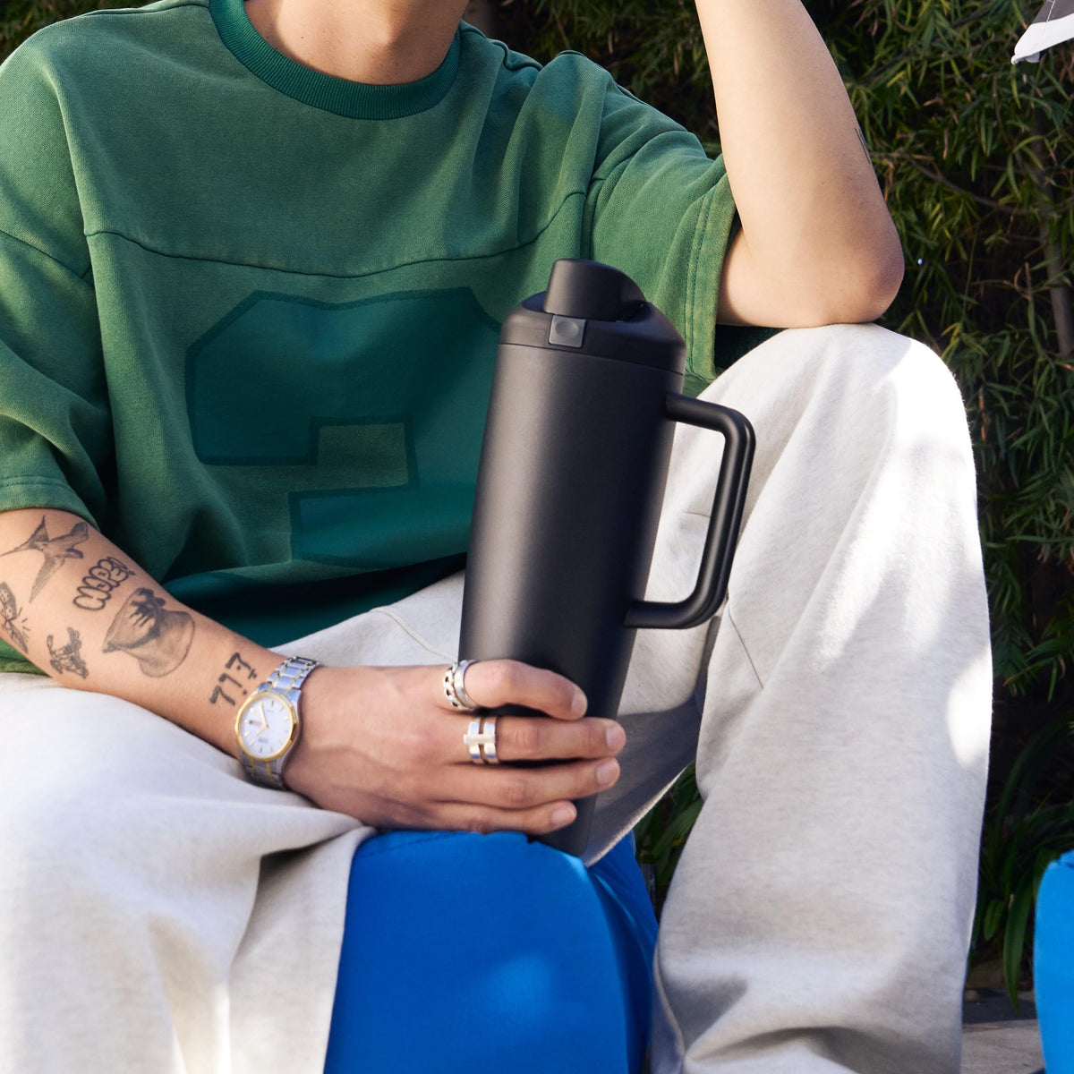 FreeSip Tumbler Insulated Stainless Steel Water Bottle with Built