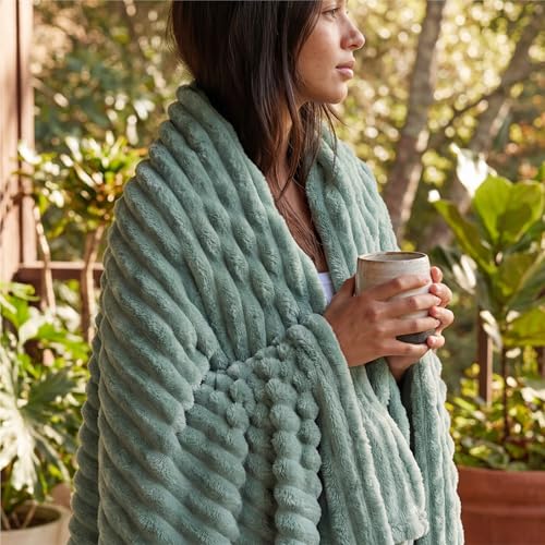 Soft Sage Green Throw Blanket for Couch Decor Gifts 50"x60"