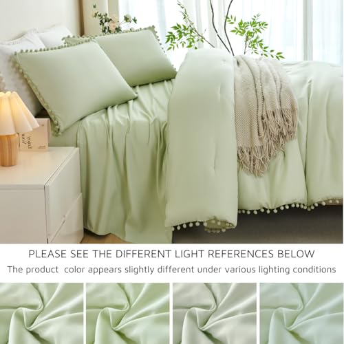 Light Green Twin Size Comforter Set