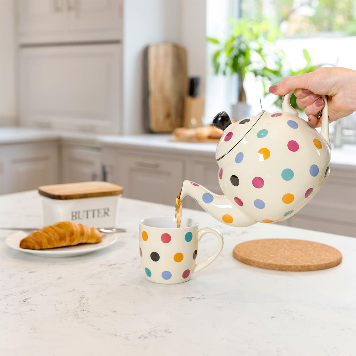 Farmhouse 4 Cup Ceramic Teapot with Removable Infuser and Lid
