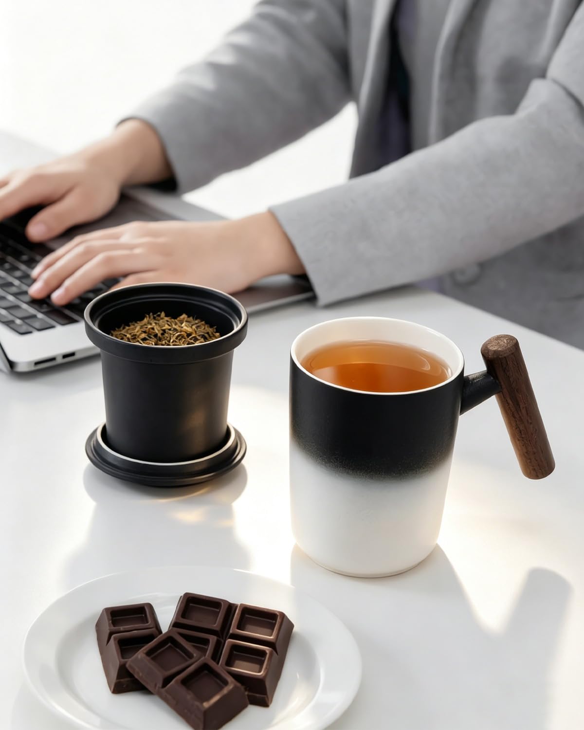 Tea Cup with Infuser and Lid