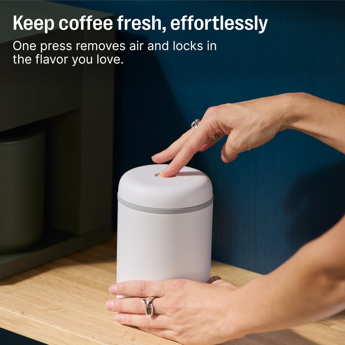 Atmos Electric Vacuum Coffee Canister 0.7L (23.6698 Fl Oz)