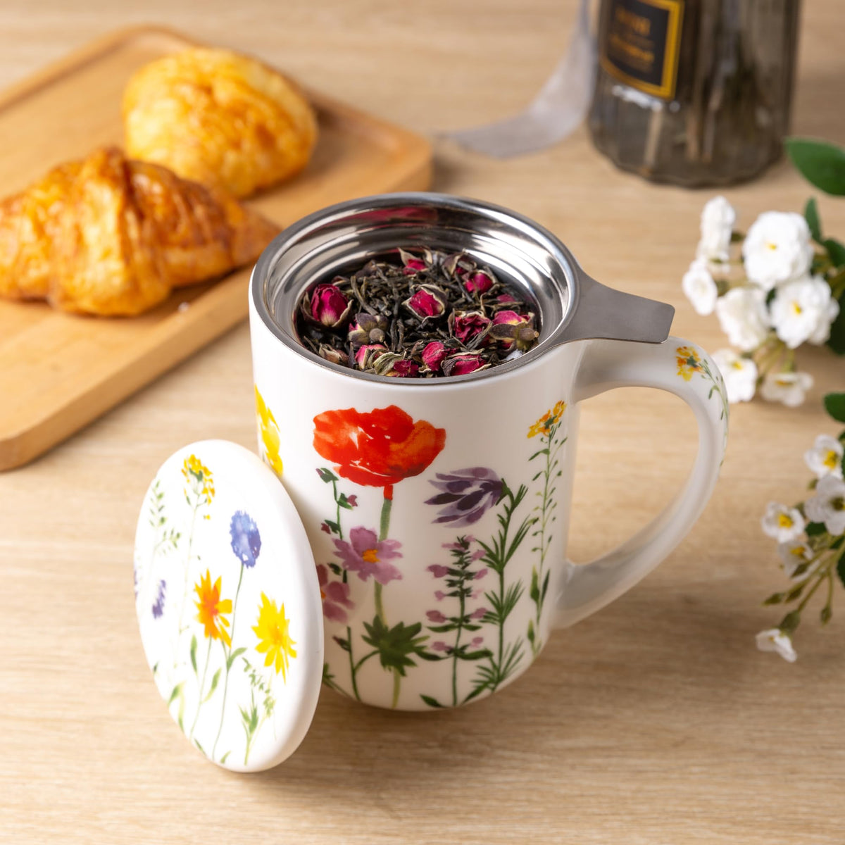 Tea Cup With Infuser and Lid