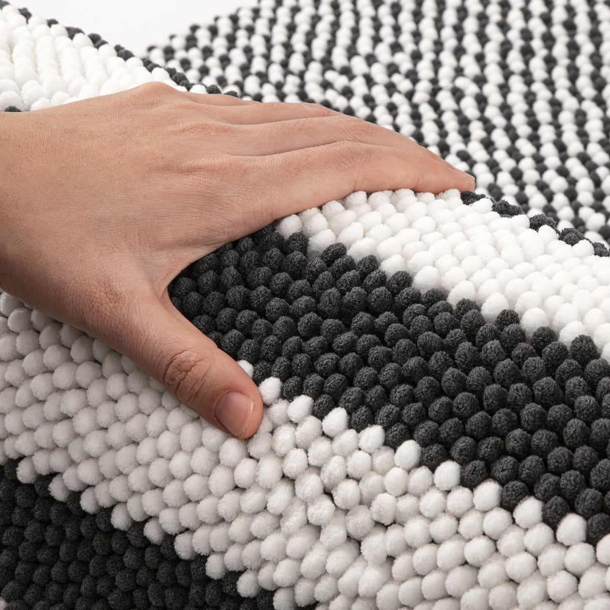 Bathroom Rugs (5.81 Sq Ft)