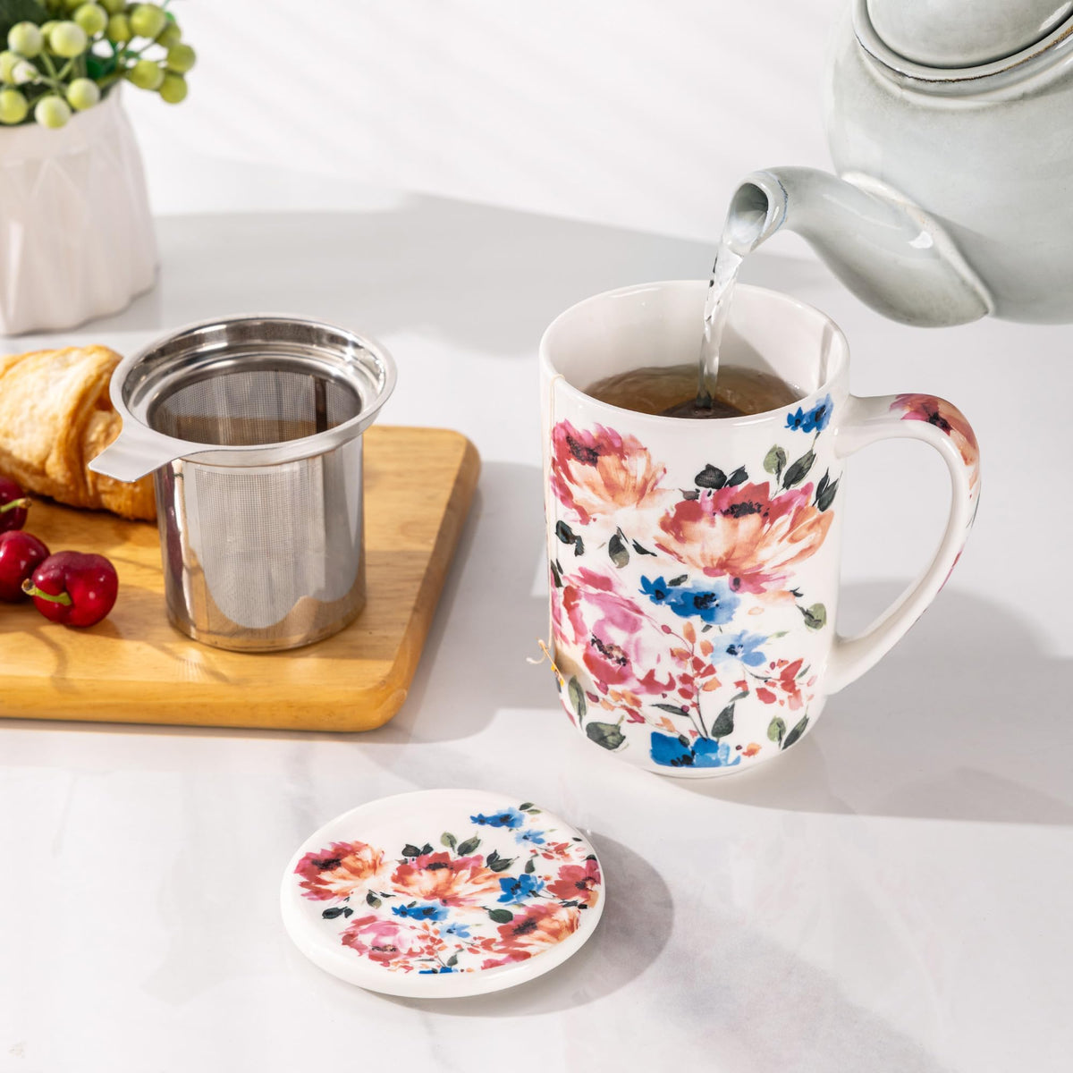 Tea Mug with Infuser and Lid