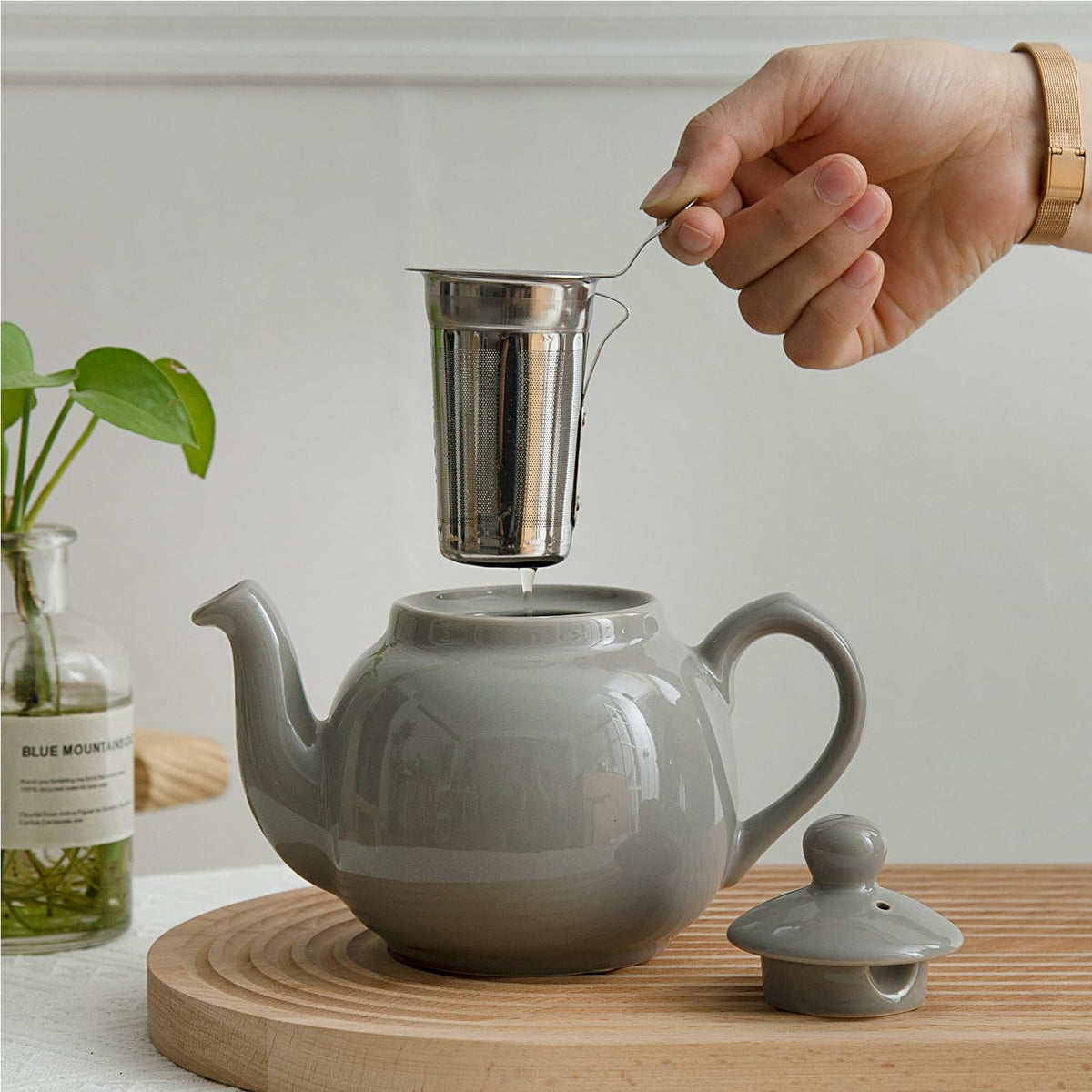 Farmhouse 4 Cup Ceramic Teapot with Removable Infuser and Lid