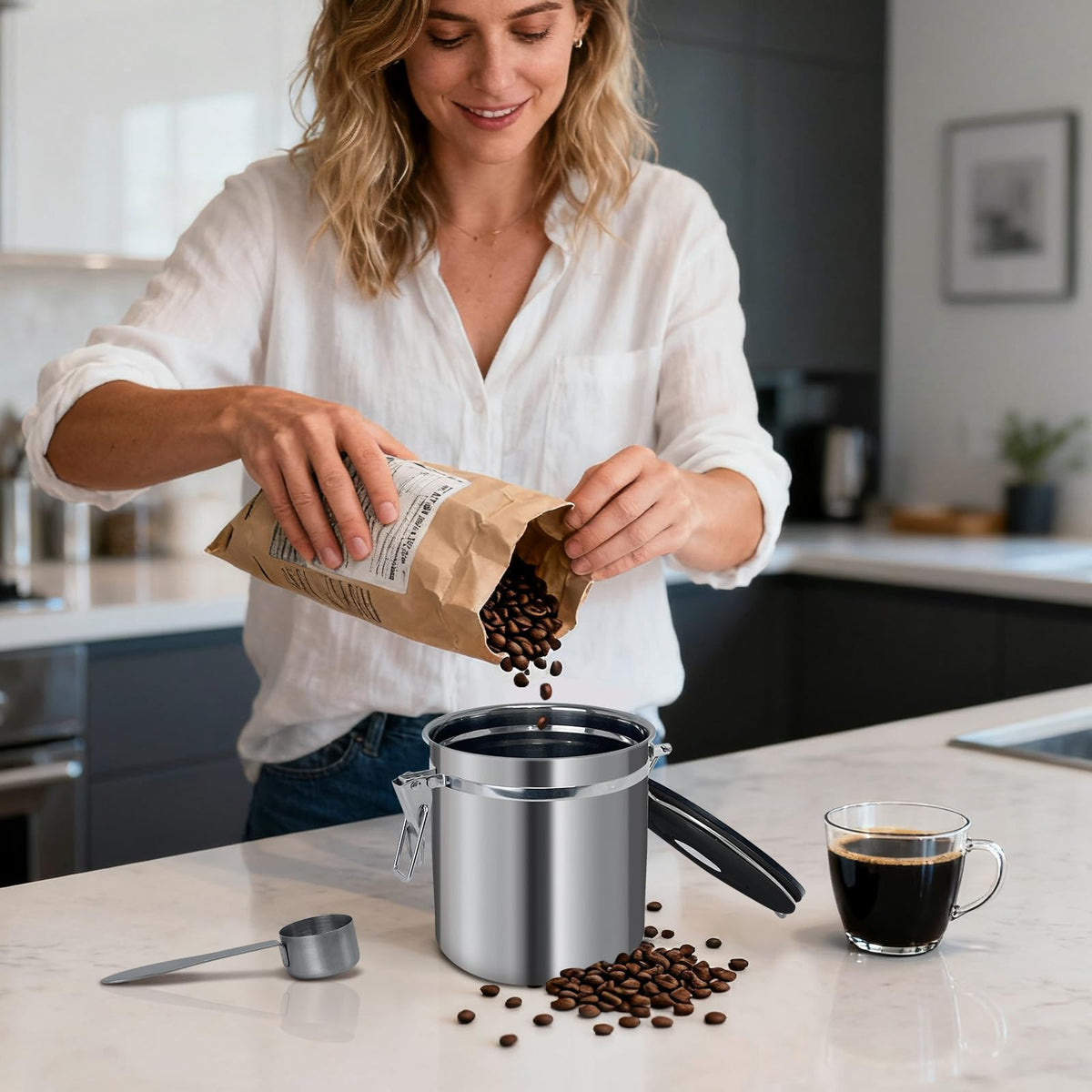 1.5L Airtight Vacuum Coffee Canister (16 Ounce)