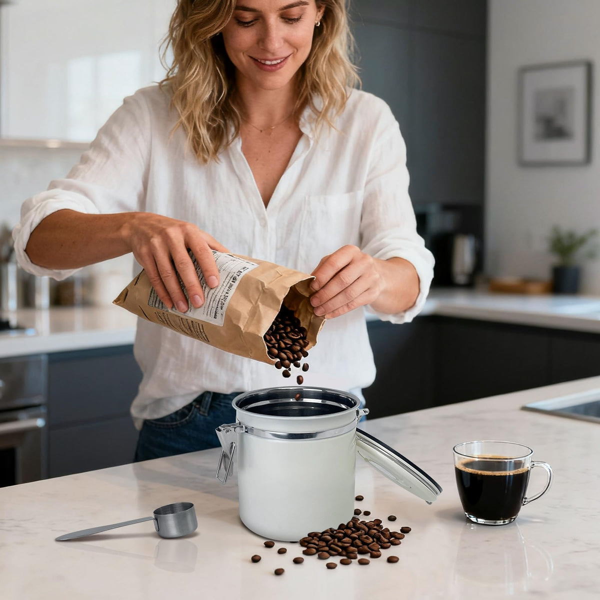 1.5L Airtight Vacuum Coffee Canister (16 Ounce)