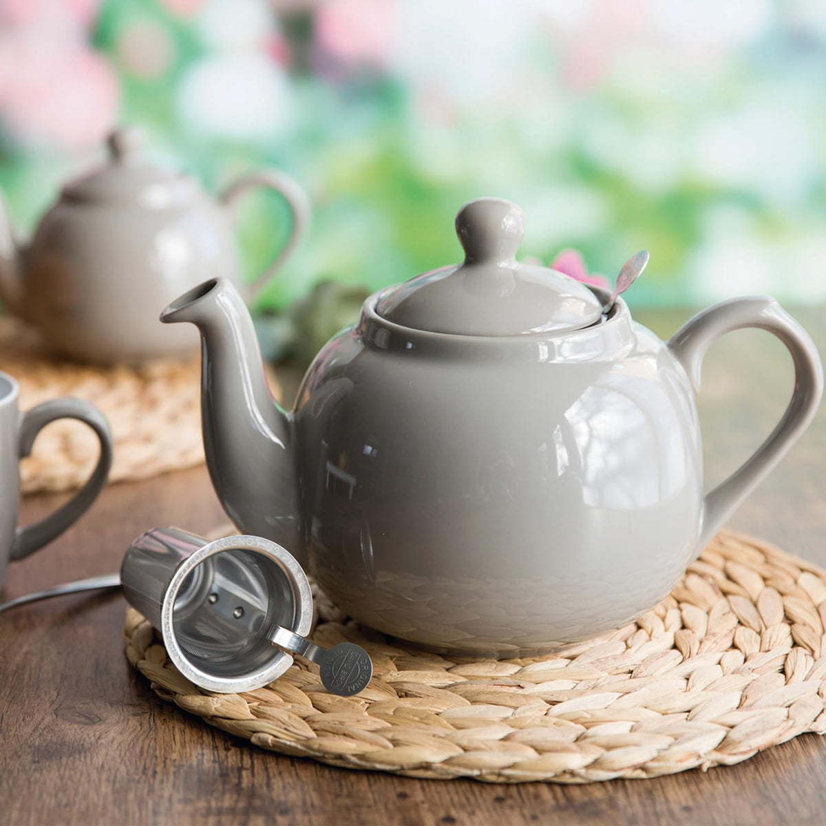 Farmhouse 4 Cup Ceramic Teapot with Removable Infuser and Lid