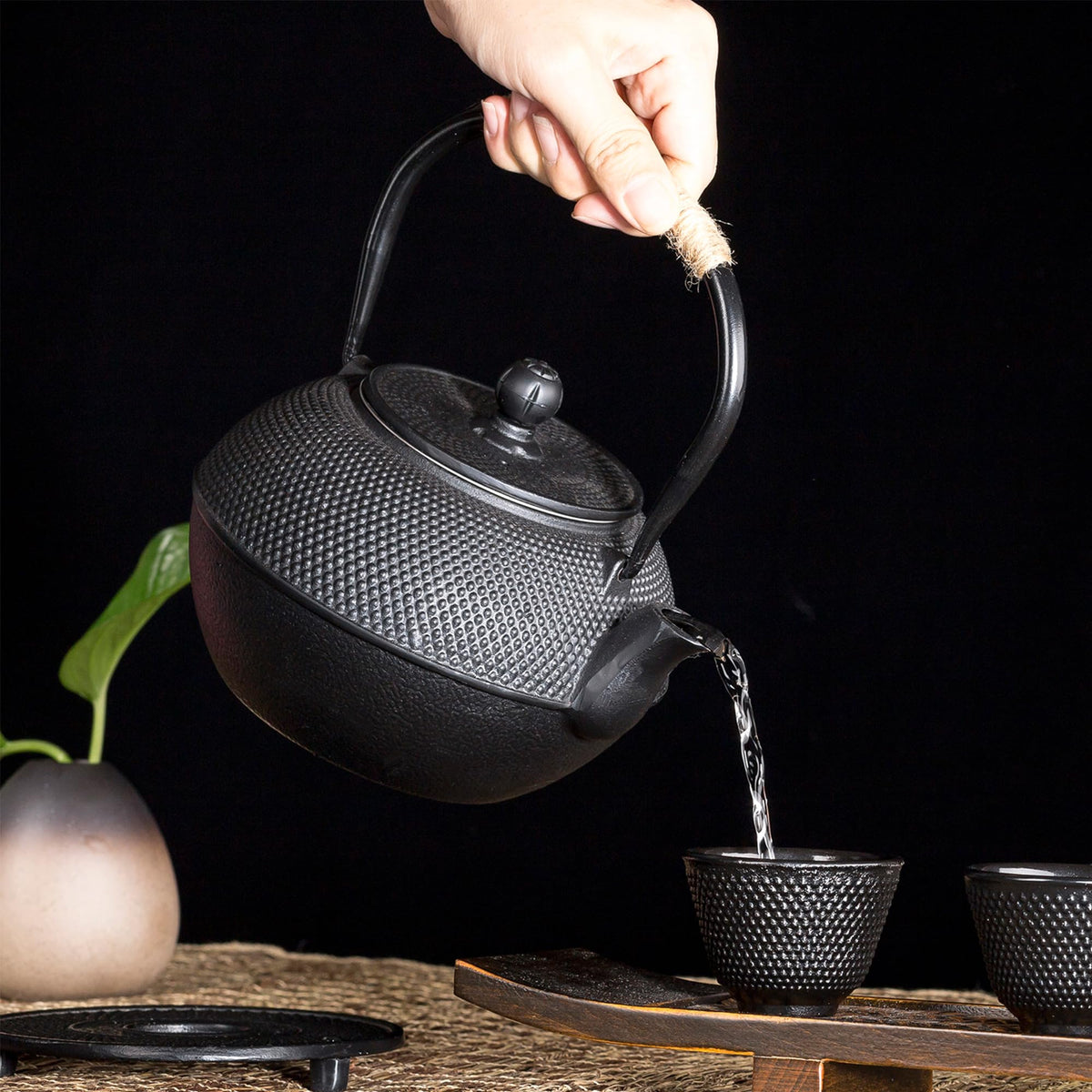 40.6oz Cast Iron Teapot Set with Warmer