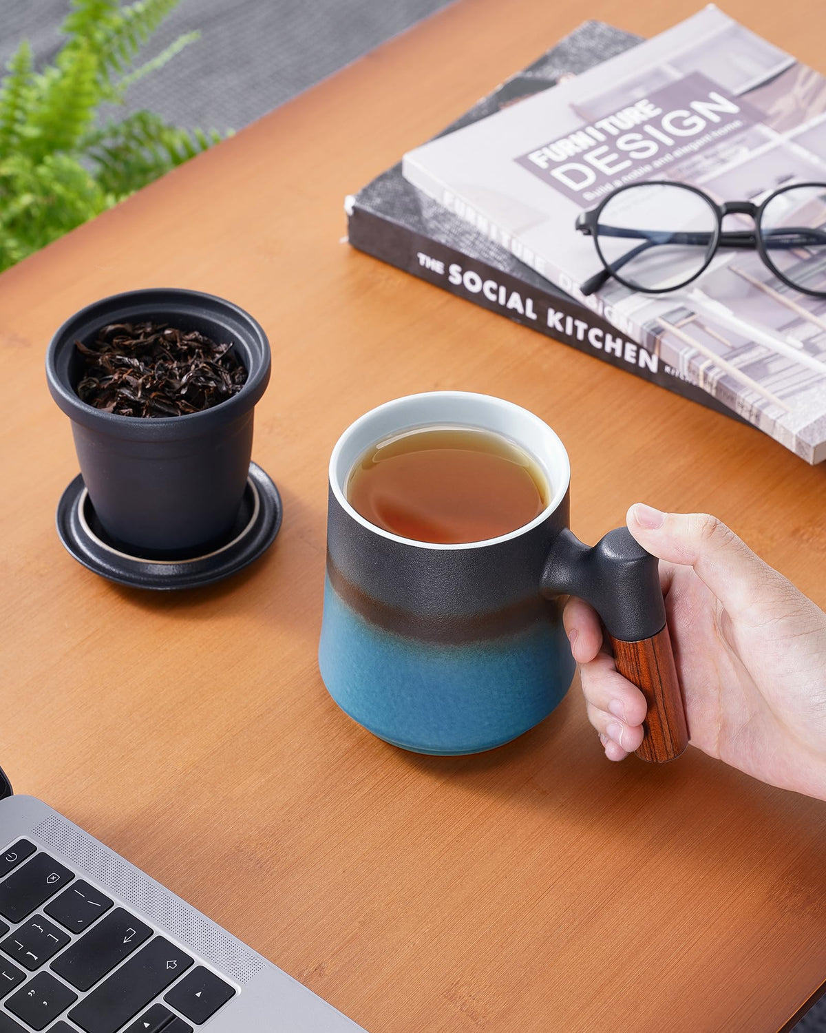 Tea Cup with Infuser and Lid for Loose Leaf Tea Steeper