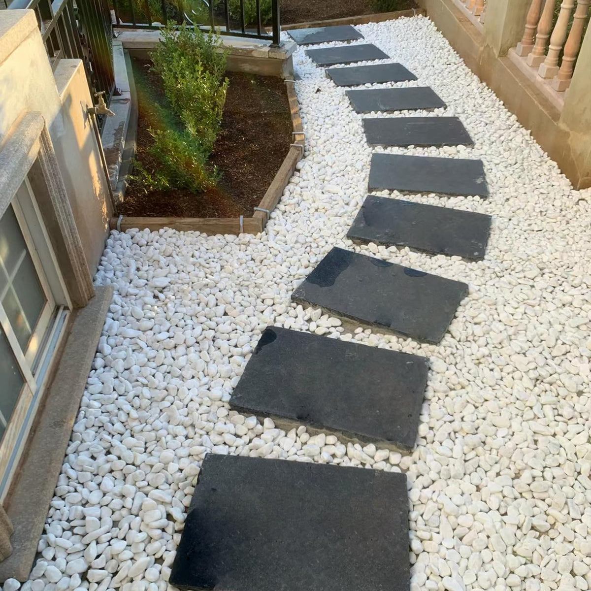 5 lbs White River Rocks for Plants