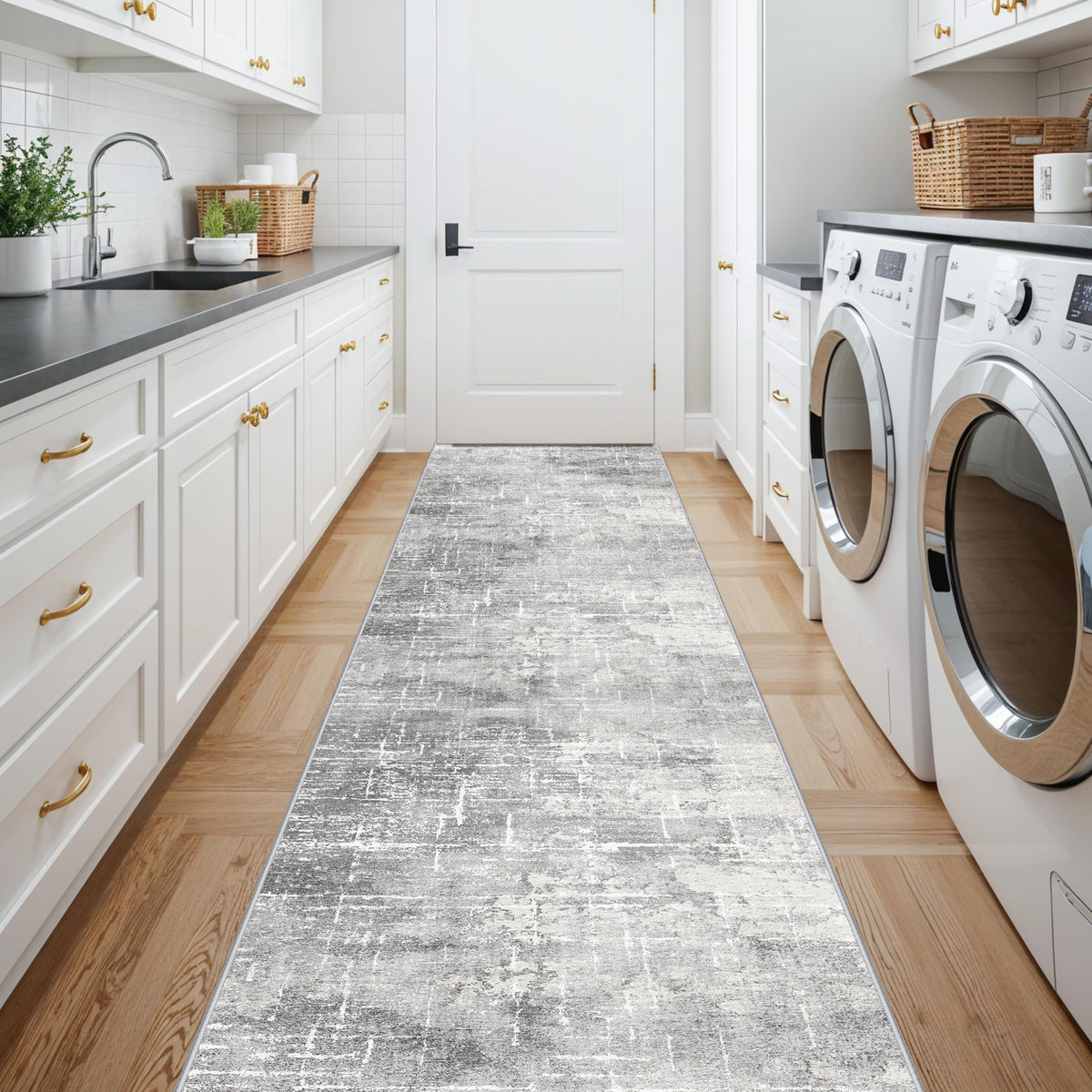 2'6x14 Abstract Kitchen Area Rugs (34 Sq Ft)
